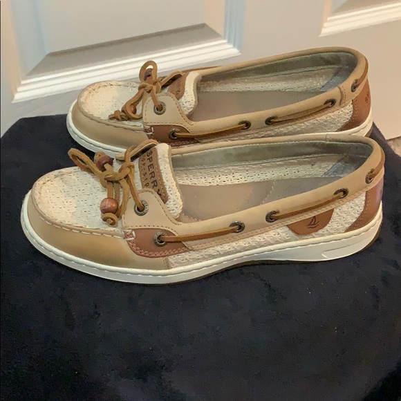 Sperry woman’s boat shoes - Picture 1 of 8